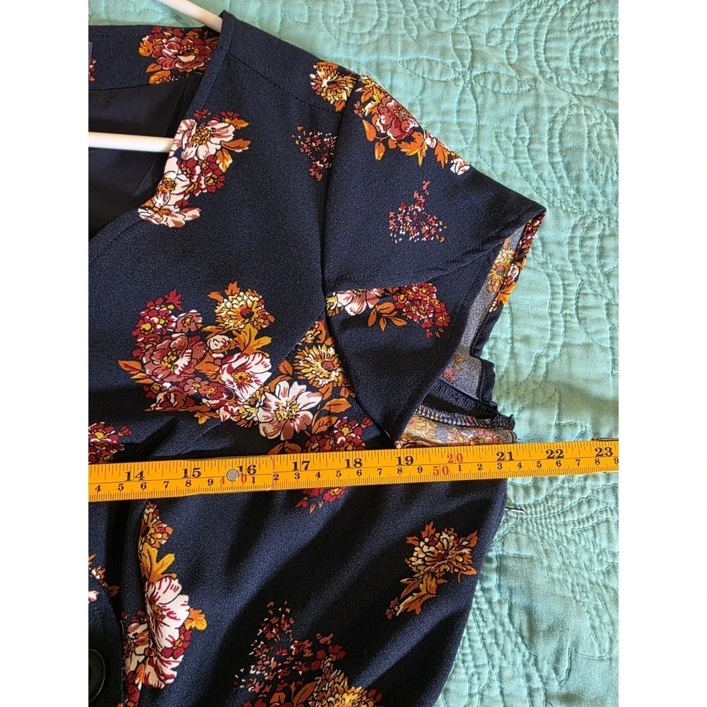 ModCloth Women's Sz 1X Sentimental‎ Special Floral Cap V-Neck Short Sleeve Dress - Picture 6 of 8